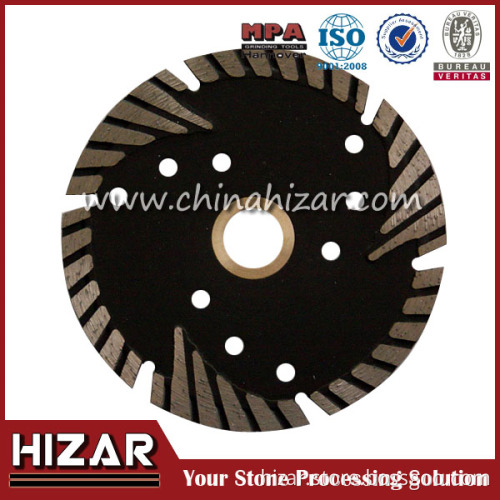 Diamond saw blade for cutting